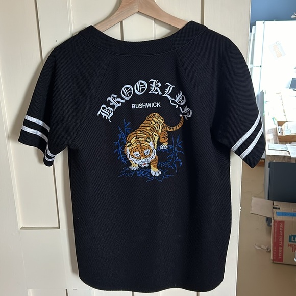 Jersey style shirt that says “New York” on front and “Brooklyn Bushwick” on back - Picture 2 of 2